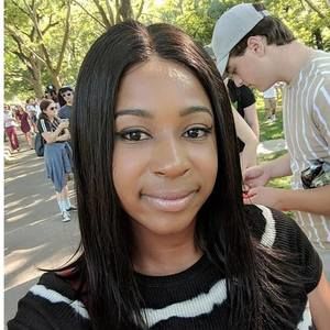 Meet your Posher, Olivia